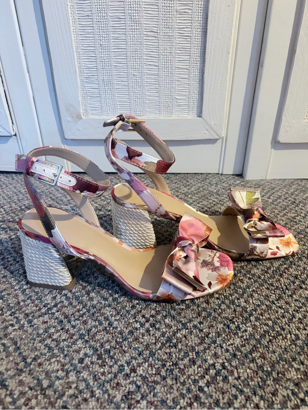 New Ted Baker Giana-690 Pink Floral Block Heel Sandals US 8.5 - Picture 2 of 5
